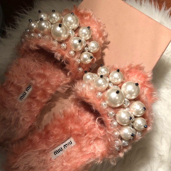 miu miu pearl slides